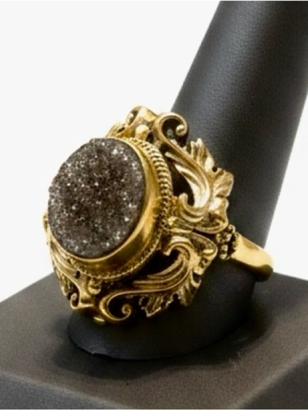 Nicky Butler Oval   Drury Gold-Tone Ornate Filigree Ring Size 12